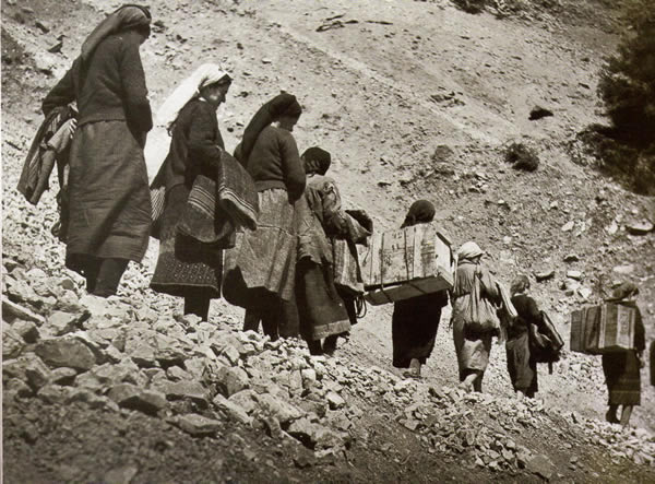 gynaikes ipeirwtises